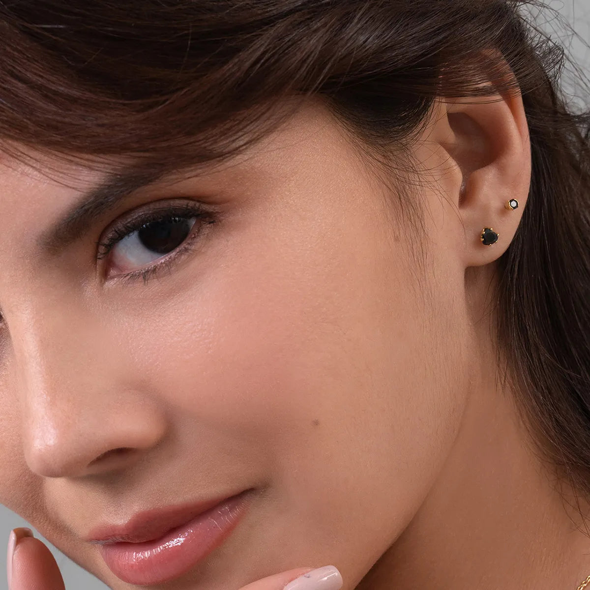 Aretes Topo Circonia Corazón NEGRO