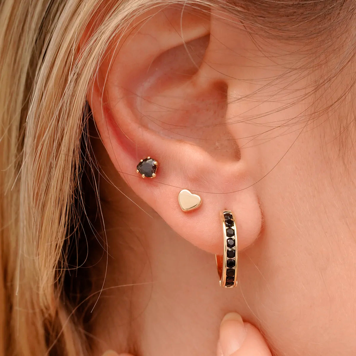 Aretes Topo Circonia Corazón NEGRO
