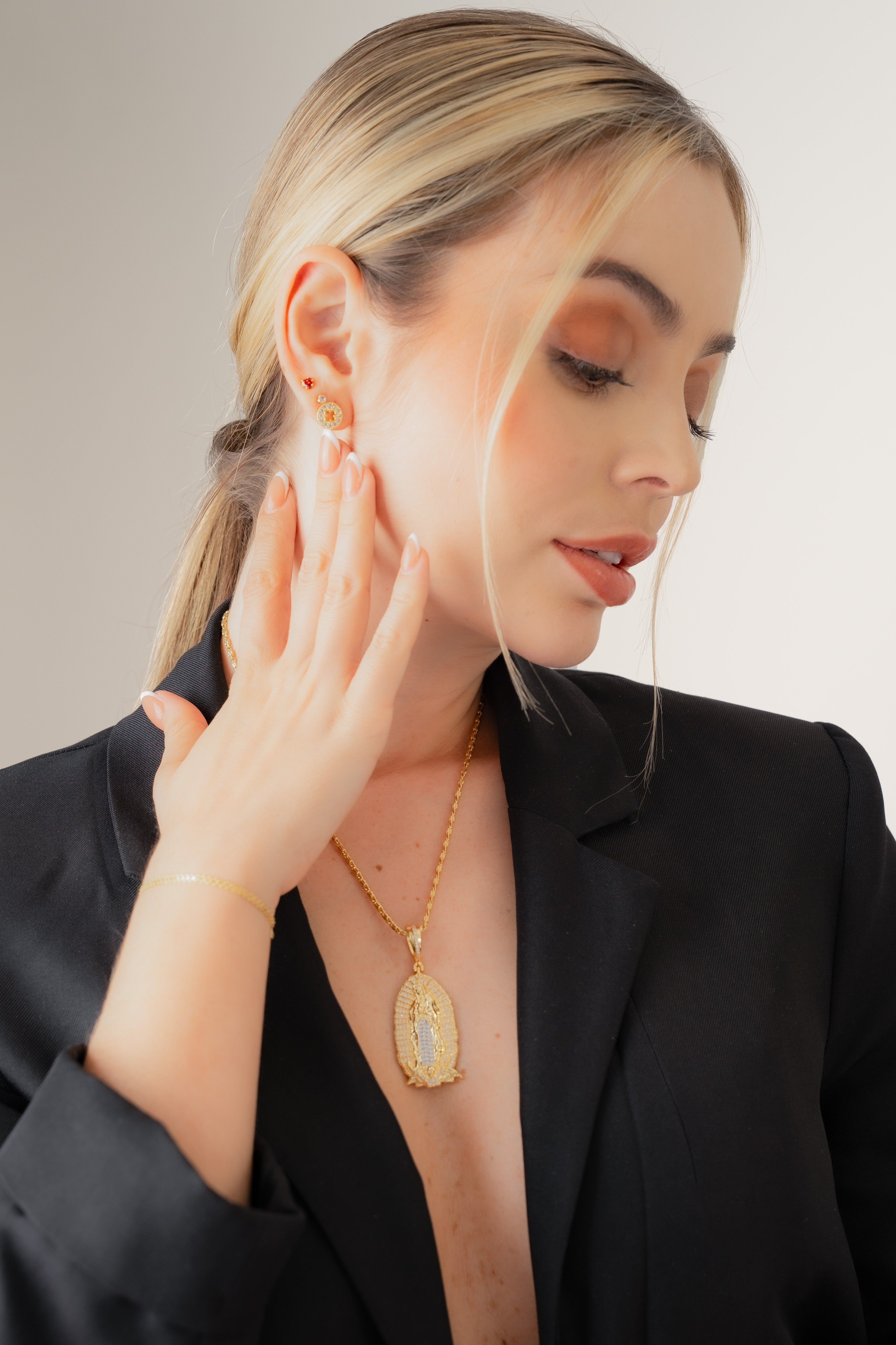 Dije Nuestra Señora de Guadalupe Circonias