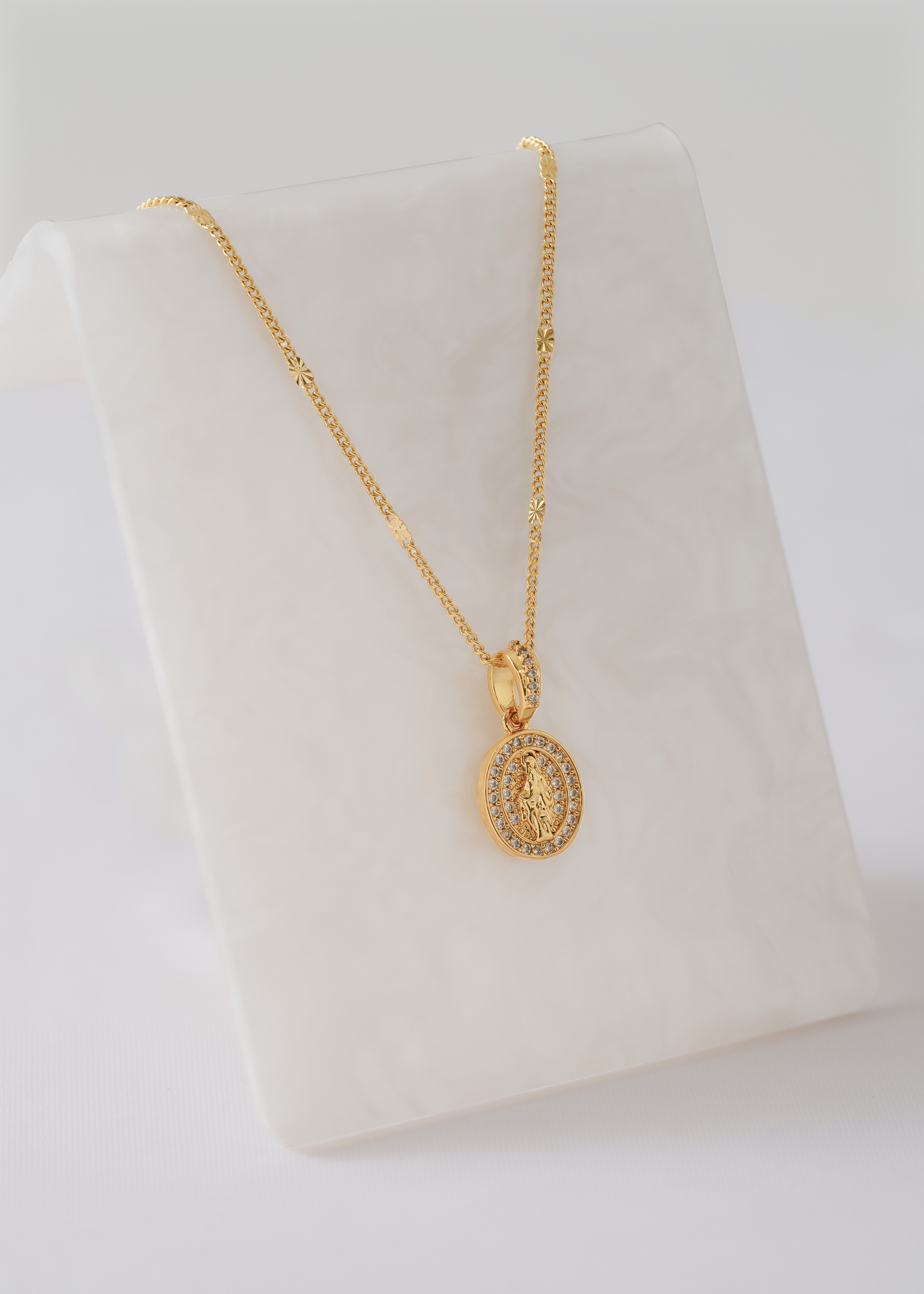 Dije Virgen María Milagrosa